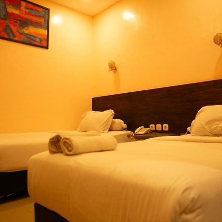 De'Tonga Hotel Medan Exterior photo
