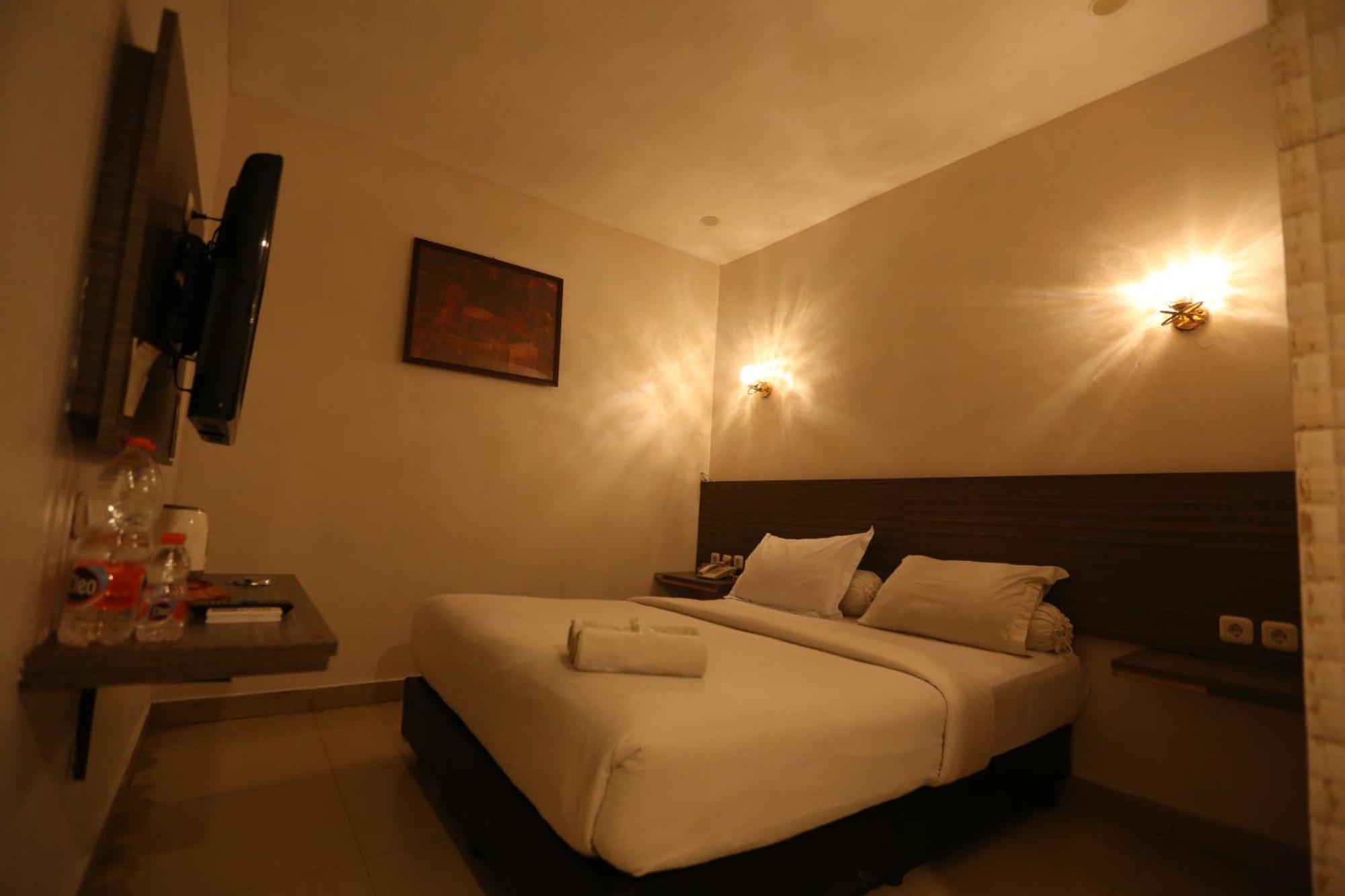 De'Tonga Hotel Medan Exterior photo