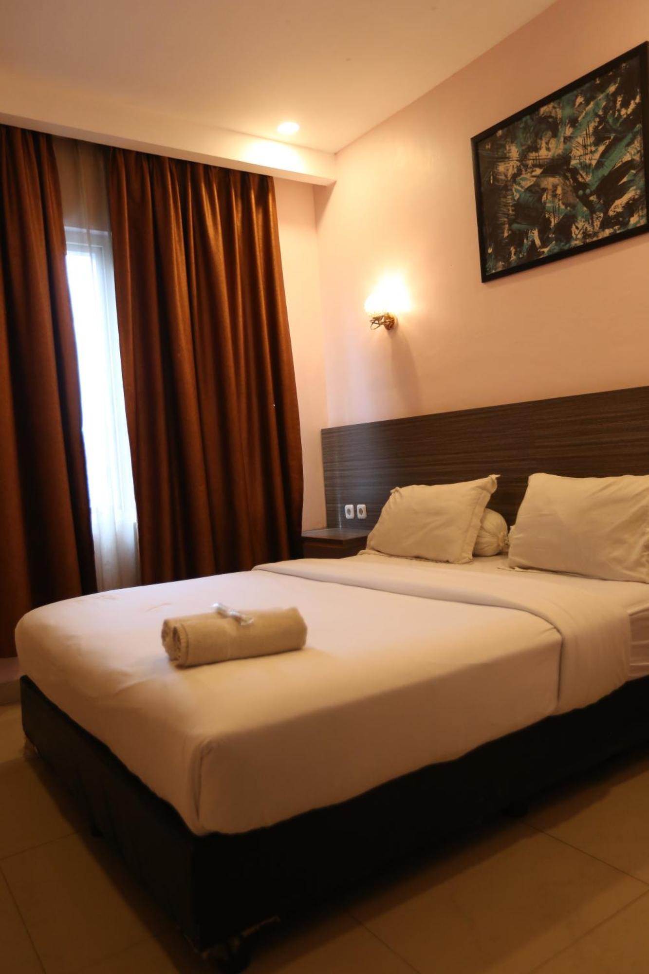 De'Tonga Hotel Medan Exterior photo