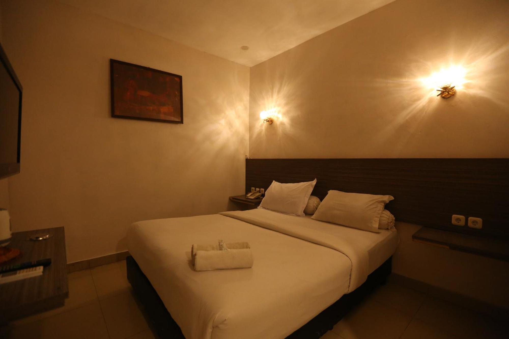 De'Tonga Hotel Medan Exterior photo