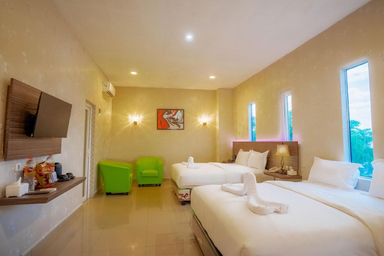 De'Tonga Hotel Medan Exterior photo